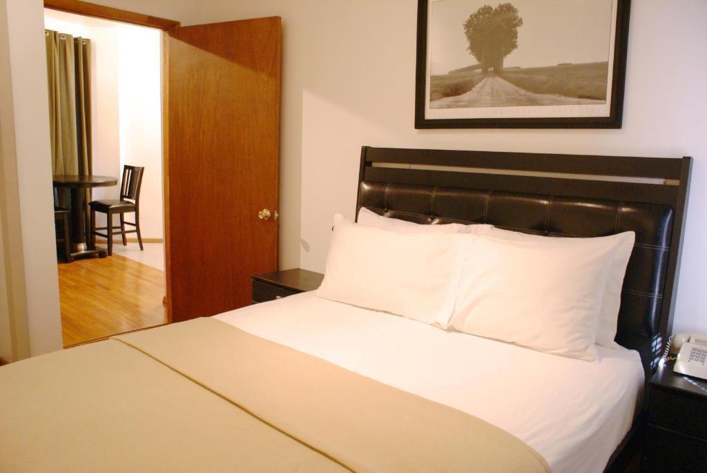 Deluxe One-Bedroom Suite,61224916:JPEG