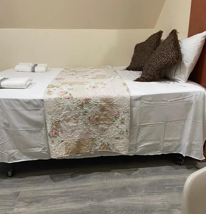 A Comfortable Room-1