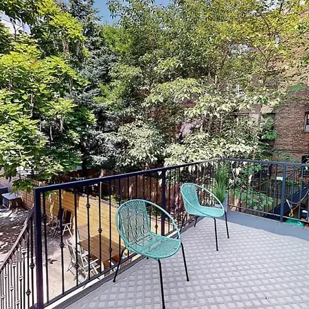 The Ralph Lane Ave Guest House In Brooklyn-3
