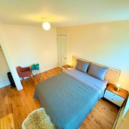 The Waltham Private Room & Bathroom John F Kennedy Jfk Lga Airport Manhattan Penn Station Bullet-Train 15 Min-2