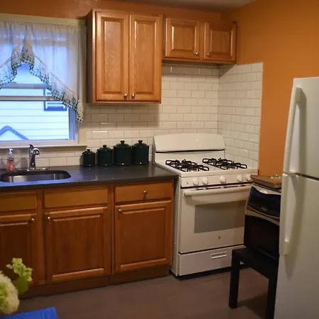 Beautiful Room Near Jfk And Close To Laguardia Airports-2